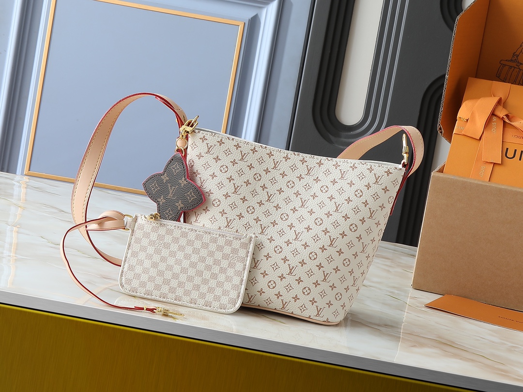LV Soul Trunk Handbag Monogram Canvas Model M15035 Gold Hardware Elegant